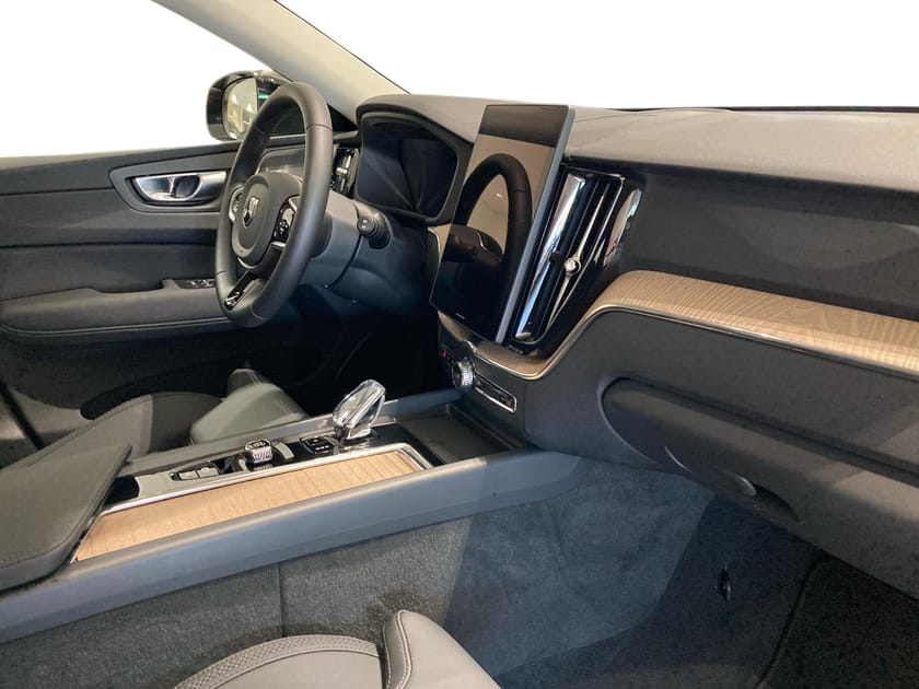Bild 4 av Volvo XC60 T6 Plus Dark Nordic Edition