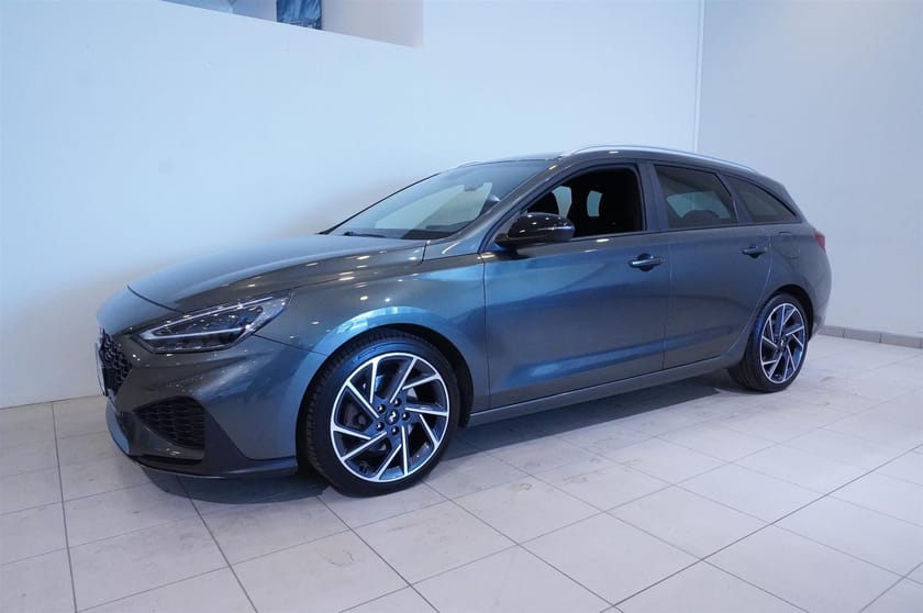 Bild 3 av Hyundai i30 Kombi 1.5 T-GDi 160hk MHEV DCT N Line Backkamera Rattvärme Sportstolar