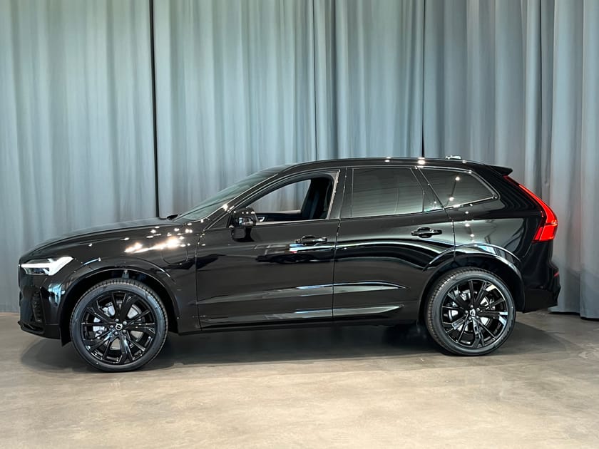 Bild 2 av Volvo XC60 T6 Plus Black Nordic Edition Lagerbil Redo För Omg Leverans
