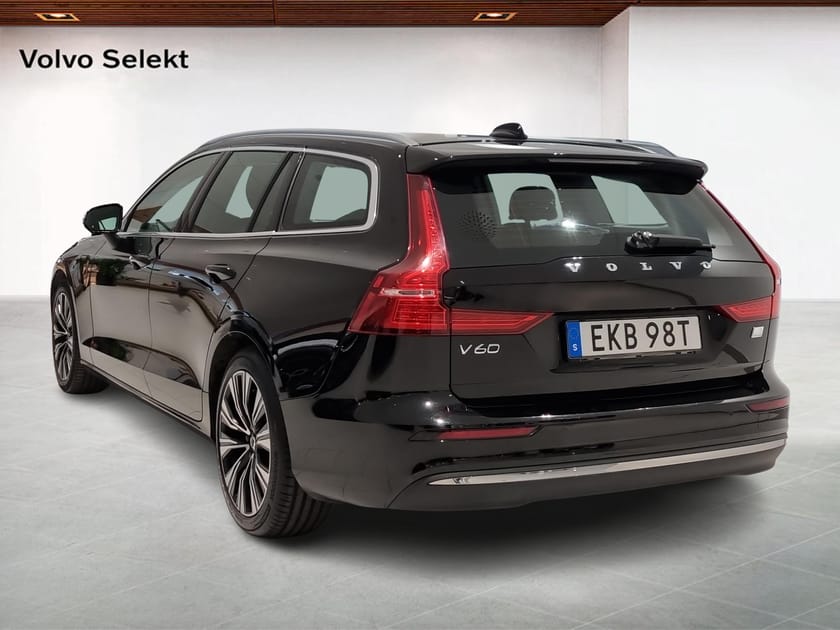 Bild 2 av Volvo V60 Recharge T6 Core Edition - Navi!