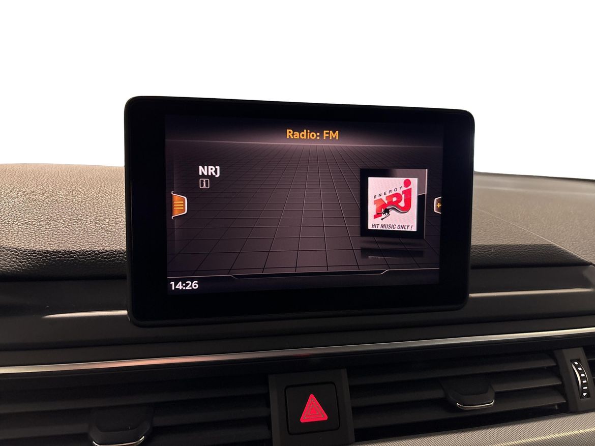 Audi A4 2019 - miniatyr 14