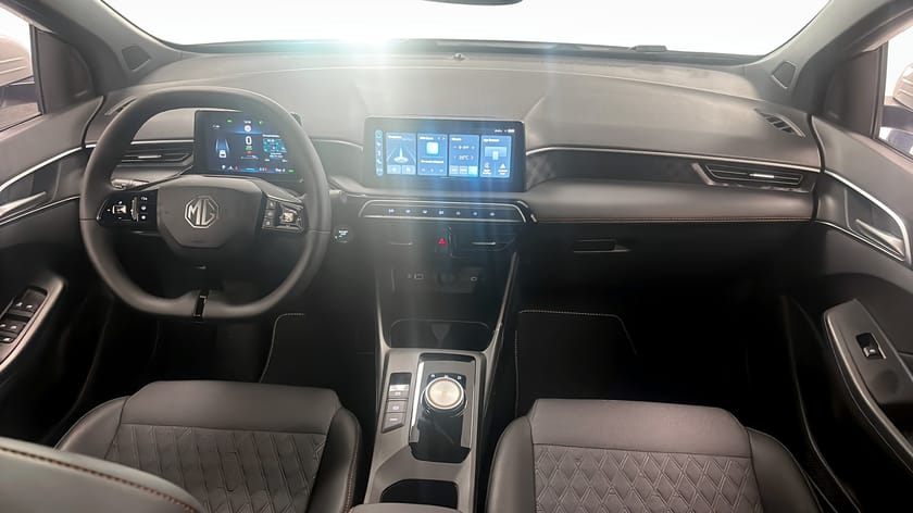 Bild 4 av MG 3 Hybrid+ LUXURY 190 HK KAMPANJ*