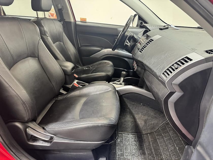 Bild 5 av Mitsubishi Outlander 7-seater 2.4 MIVEC AWC INVECS-III CVT Euro 4 Ny besiktigad!