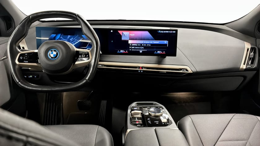Bild 4 av BMW iX xDrive40 Sportpkt Innovation Head-up Driving Assist Pro H/K