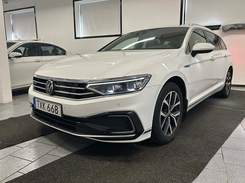 Bild 1 av Volkswagen Passat Sportscombi GTE 1.4 TSI 218 hk Cockpit Värmare Drag IQ