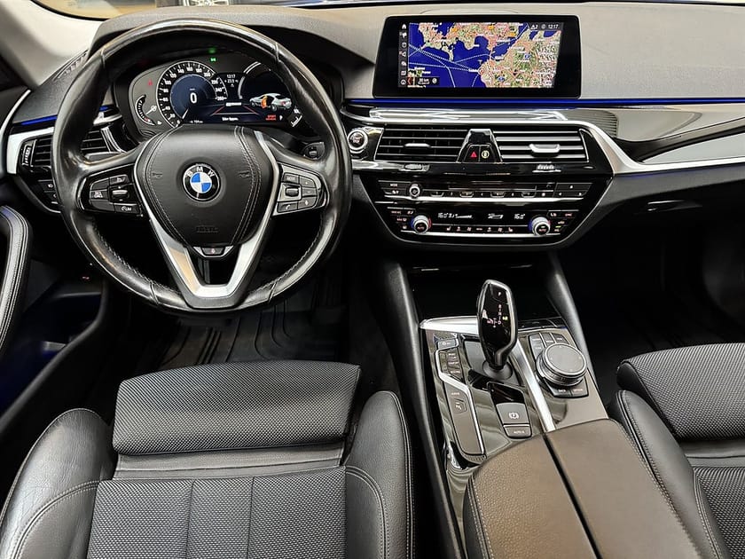 Bild 5 av BMW 530e iPerformance Sedan 530 252hk Sportline HiFi/Navi/Komplett service
