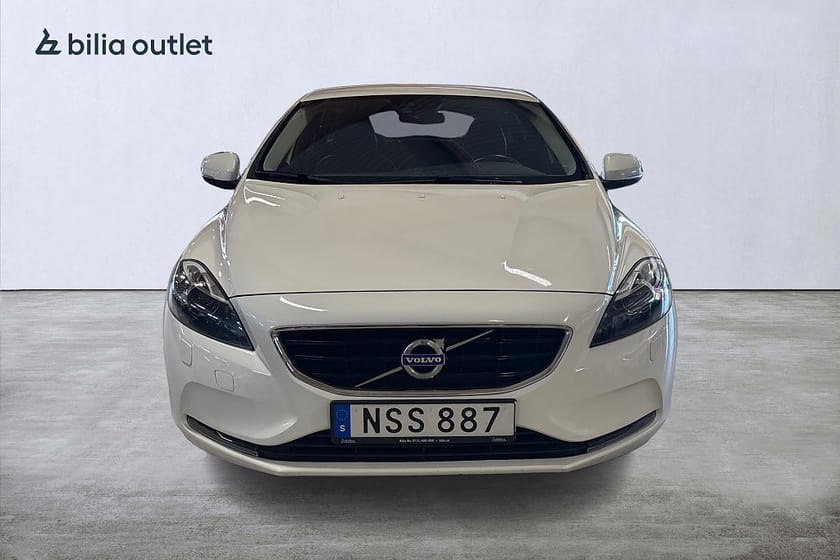 Bild 3 av Volvo V40 D2 Your Momentum / 6600mil / Navi / Värmare / 2-brukare