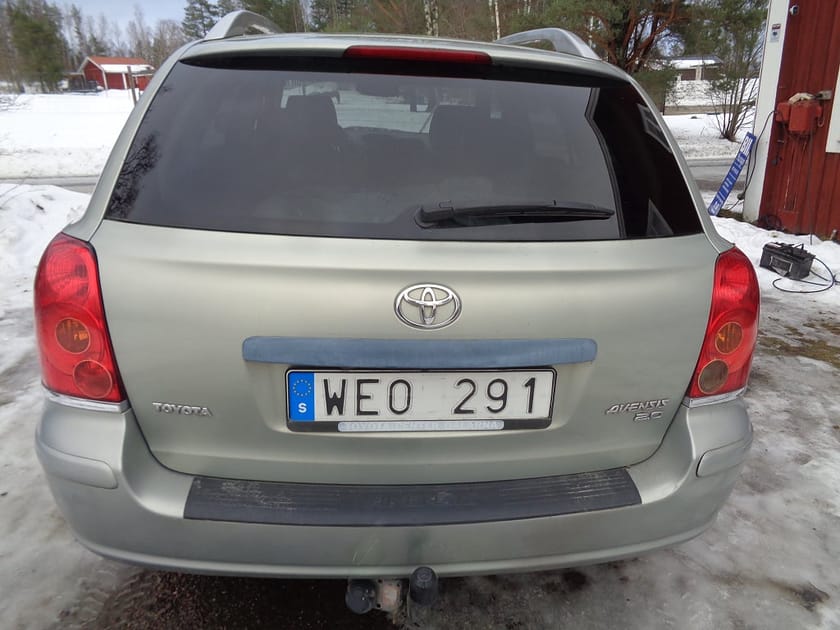Bild 3 av Toyota Avensis Kombi 2.0 NYSERV/DRAG/FARTH/ACC/PÅKOSTAD/FINANS/INBYTE