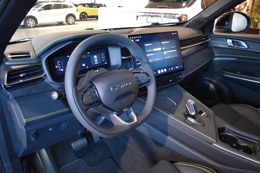 Bild 3 av Lynk & Co 01 PHEV More