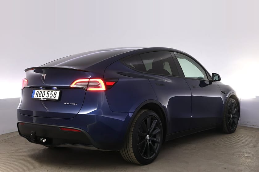 Bild 5 av Tesla Model Y Long Range AWD Autopilot Pano Drag