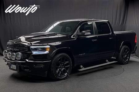 RAM 1500 Crew Cab Dodge 5.7 395HK Laramie Night Edition /Värmare/Moms