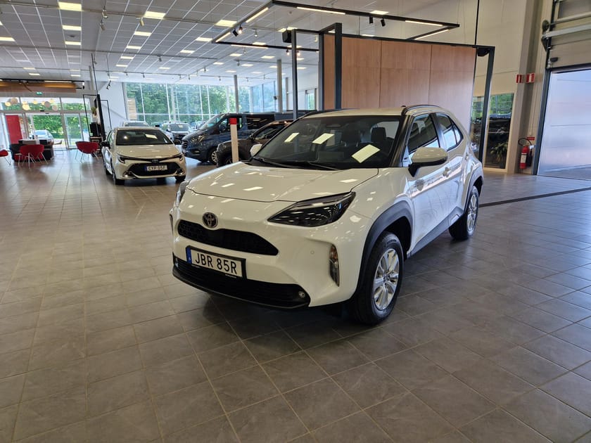 Bild 1 av Toyota Yaris Cross Hybrid 115 115, Active Säkerhetspaket MOMS. På gång in!