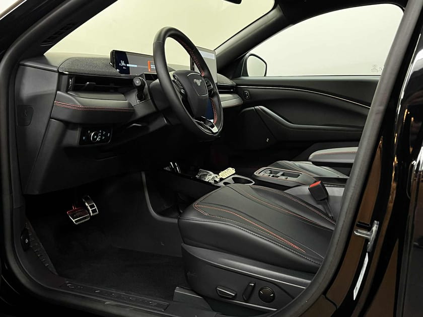 Bild 4 av Ford Mustang Mach-E Long Range AWD Prem LRDM 88kWh