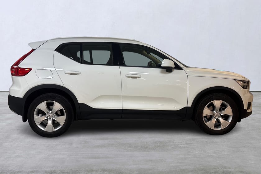Bild 3 av Volvo XC40 B4 FWD Bensin Momentum Advanced SE