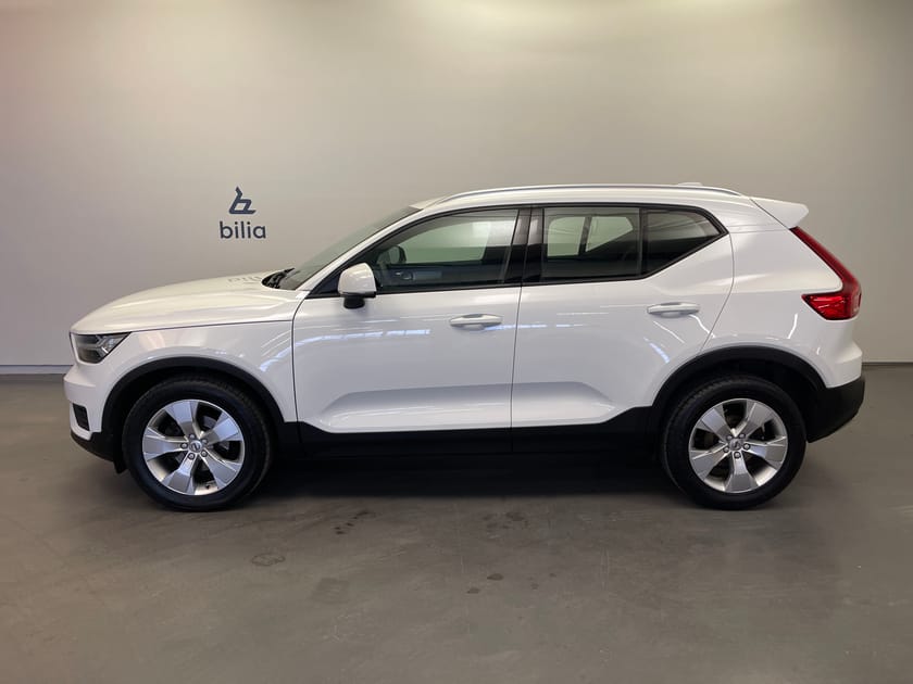 Bild 2 av Volvo XC40 D3 FWD Momentum / Navigation / Parkeringssensor fram/bak