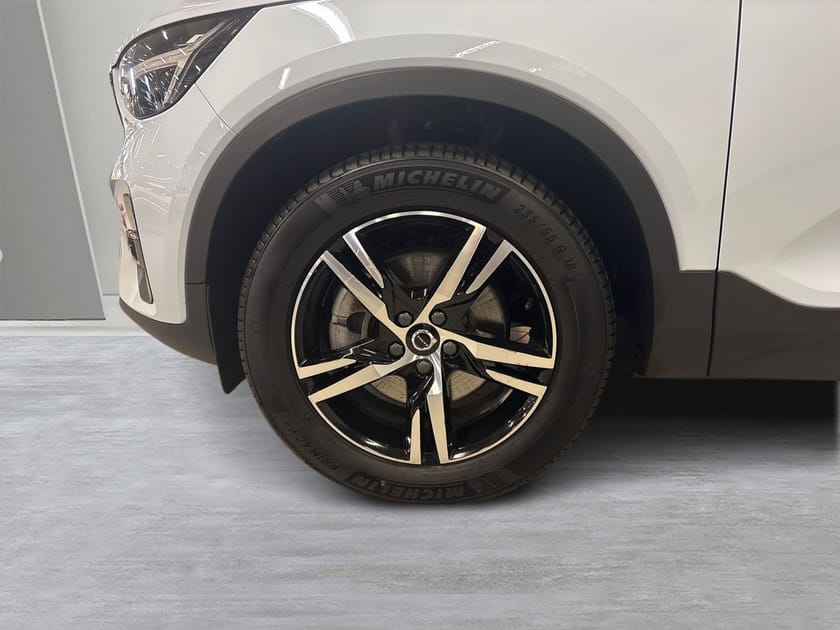 Bild 5 av Volvo XC40 B3 FWD Bensin Plus Dark