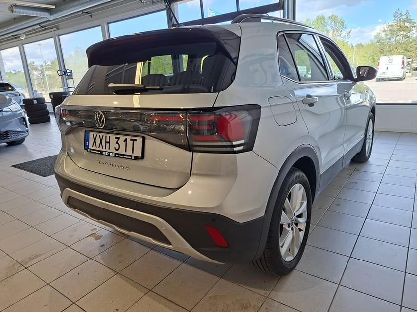 Bild 4 av Volkswagen T-Cross LIFE 1.0 TSI 95HK Backkamera