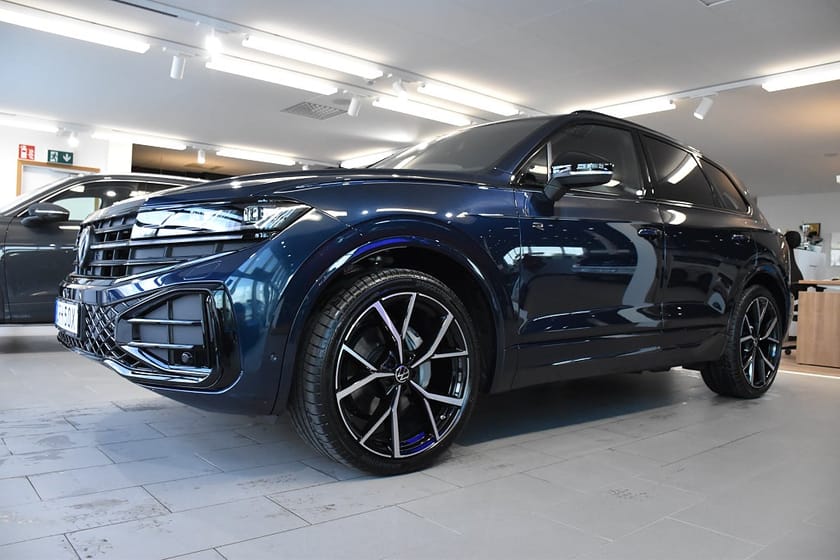 Bild 1 av Volkswagen Touareg 286hk 4M R-line Black *FULLUTRUSTAD*