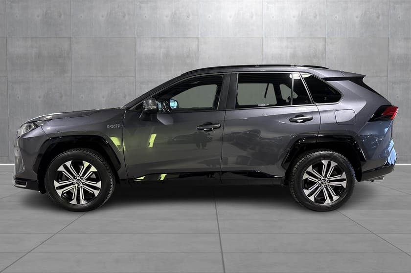 Bilde 2 av Toyota RAV4 Plug-in Hybrid Active Tech / AWD / Velholdt / LAV KM