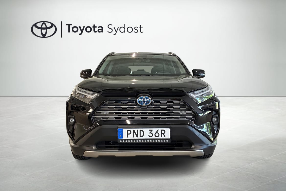 8 / 18