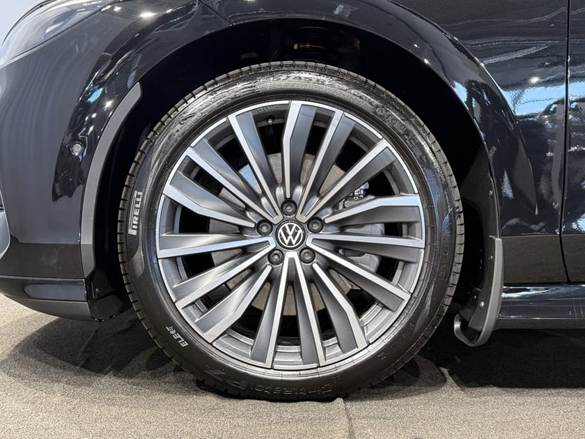 Bild 2 av Volkswagen ID.7 GTX Tourer Massage / Harman & Kardon / Drag