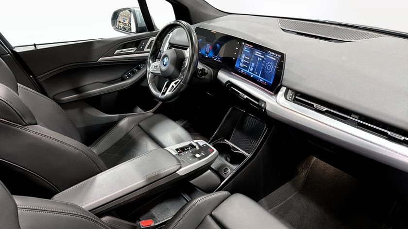 Bild 3 av BMW 230e xDrive Active Tourer M Sport Pano H/K Drag Elstol