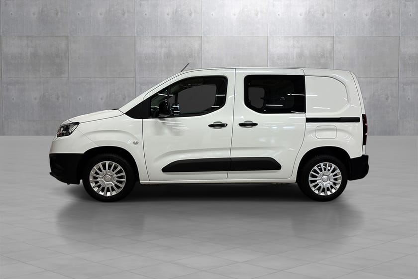 Bilde 2 av Toyota ProAce City Kort L1 1.5 Diesel 100 Manuell 6 gir Comf.Fleet Colour