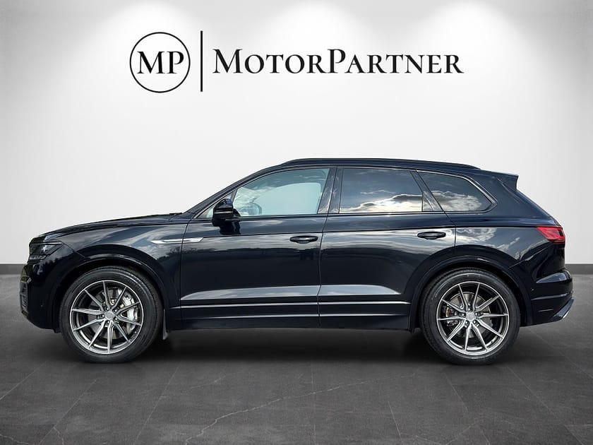 Bild 4 av Volkswagen Touareg 4.0 V8 TDI 4M Pano Dynamic Värmare VOSSEN Kamera 421hk