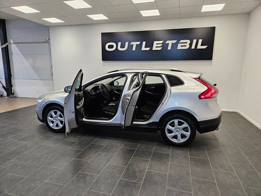 Bild 3 av Volvo V40 Cross Country D3 150hk Värmare PDC LED