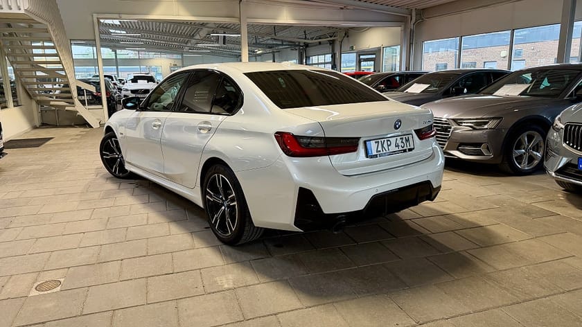 Bild 4 av BMW 330e Sedan Steptronic M Sport 292hk H/K Sound