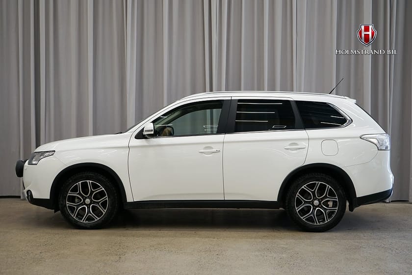 Bild 1 av Mitsubishi Outlander 2.2 Di-D 4WD Business 7-sits Drag Värmare Kamera Läder