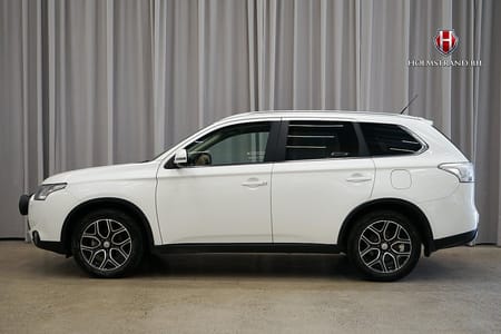Mitsubishi Outlander 2.2 Di-D 4WD Business 7-sits Drag Värmare Kamera Läder