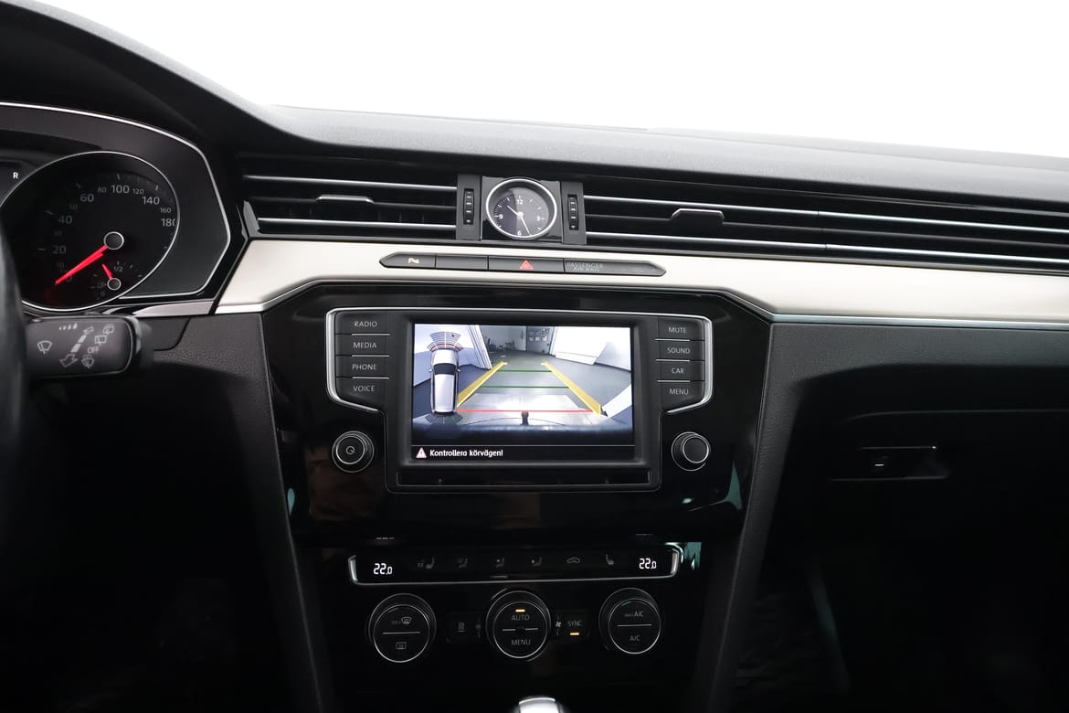 Volkswagen Passat 2016 - miniatyr 14