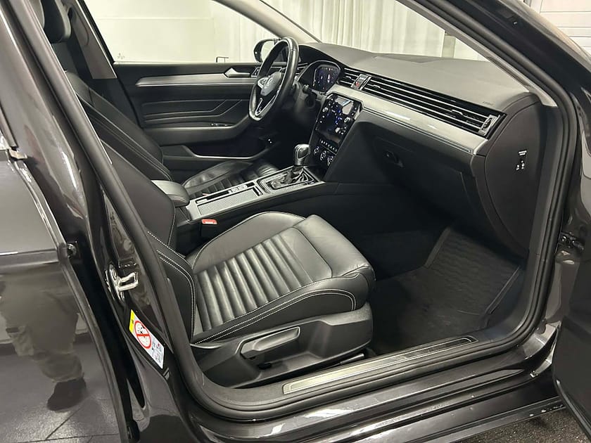 Bild 4 av Volkswagen Passat GTE Sedan 1.4 TSI ACT OPF 218 hk Exec Cockpit Läder