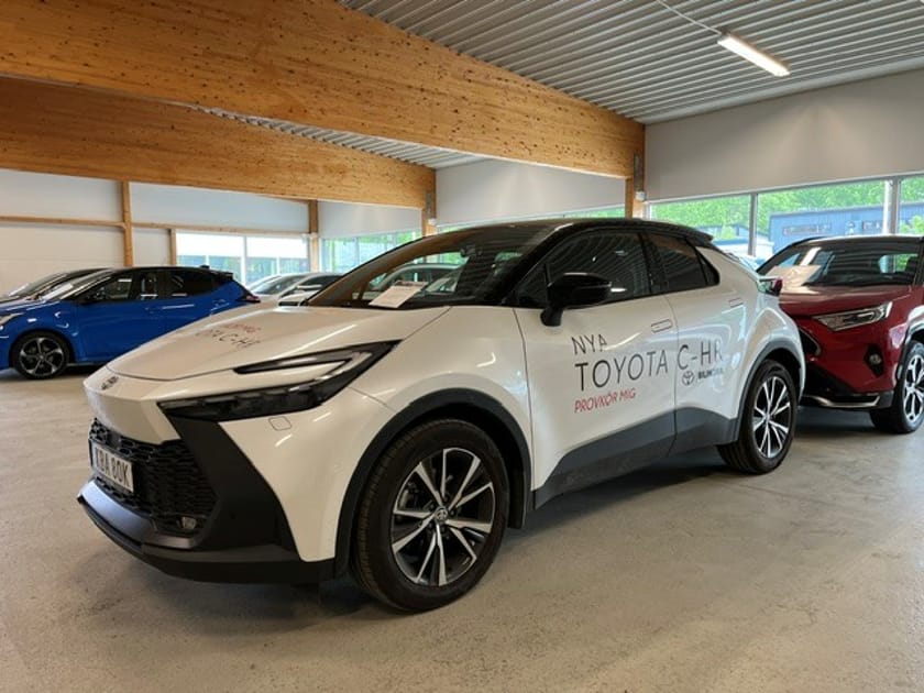 Bild 1 av Toyota C-HR PHEV 2,0 LADDHYBRID FWD STYLE TEKNIKPAKET B, Vinterhjul