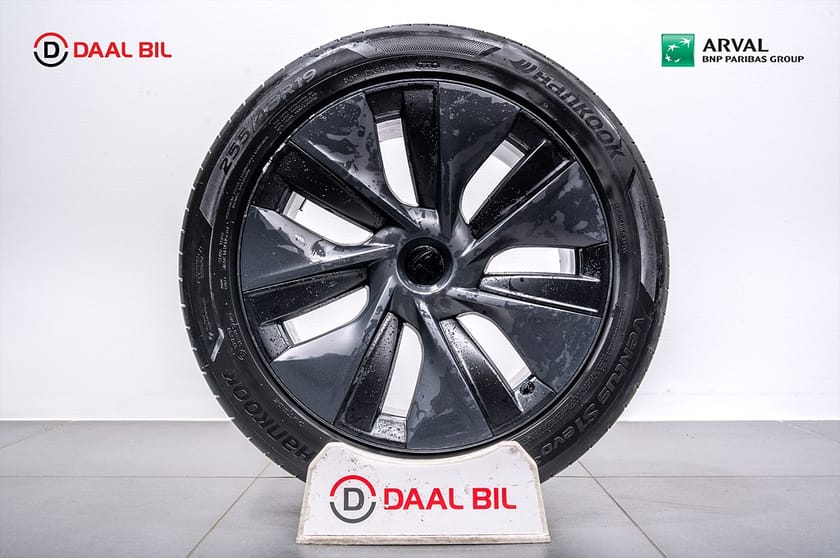 Bild 5 av Tesla Model Y Standard Range RWD 299HK 60kWh PANO DRAG