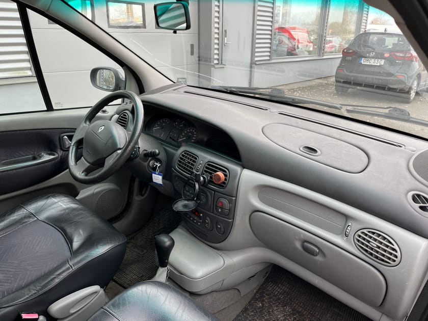 Bild 5 av Renault Scénic AUTOMAT, besiktigad t o m 27 01 31