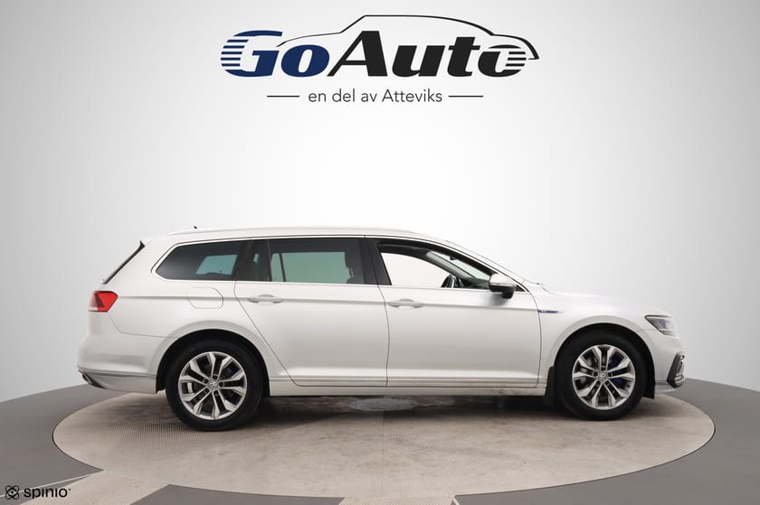 Bild 2 av Volkswagen Passat Sportscombi GTE 218hk Panorama Dragkrok Backkamera