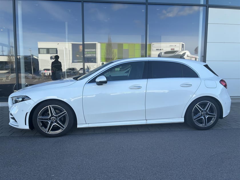 Bild 2 av Mercedes-Benz A 200 AMG 7g-DCT Widescreen Amblight Kamera