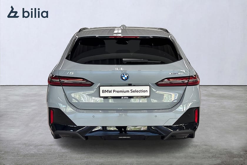 Bild 4 av BMW i5 xDrive40 Touring xDrive 40 M-Sport Pro | DEMOBIL | Aktiv farth. | Drag