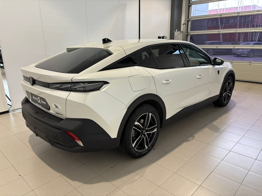 Bilde 3 av Peugeot 408 Plug-In Hybrid 225 GT masse utstyr, adaptiv Cruise, hengerfeste, LAV KM!