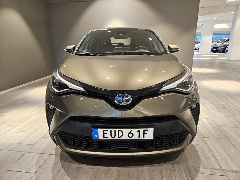 Bild 3 av Toyota C-HR Hybrid 2.0 184hk | JBL Executive V-hjul Back-k