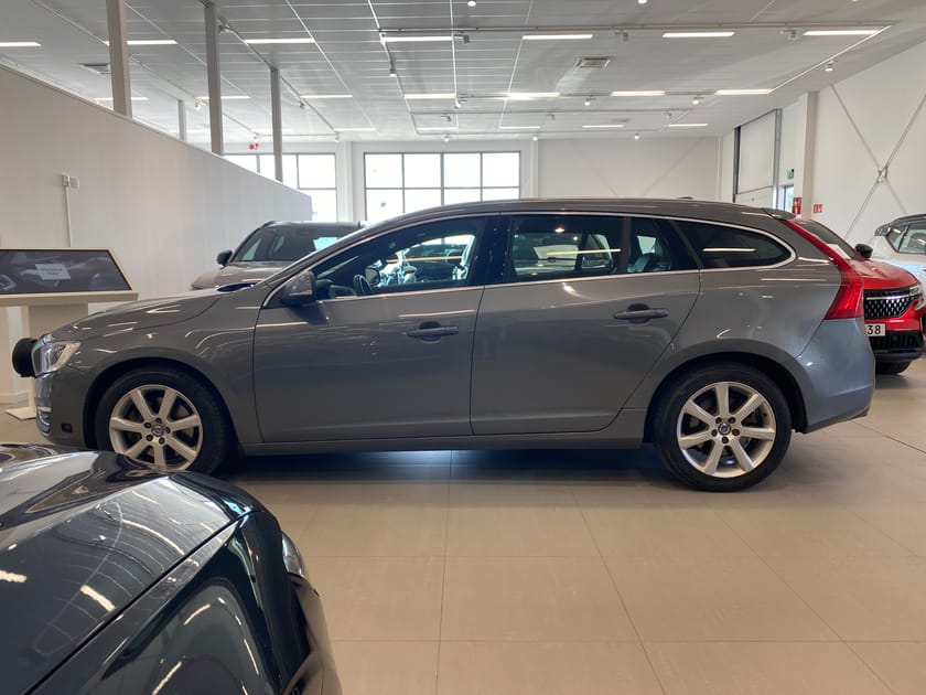 Bild 2 av Volvo V60 D4 AWD Summum Business E