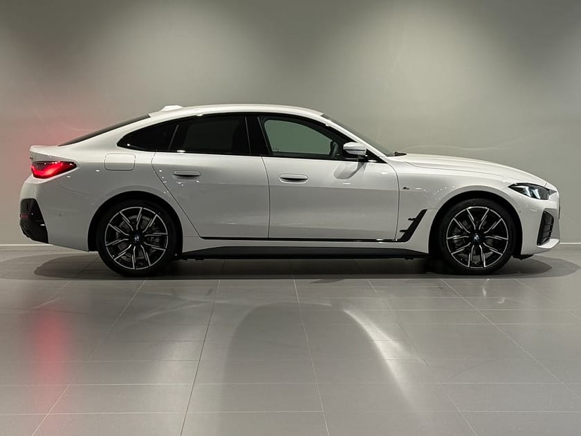 Bild 3 av BMW i4 eDrive40 Gran Coupé M Sport Drag Adpt Farth Backkamera HiFi