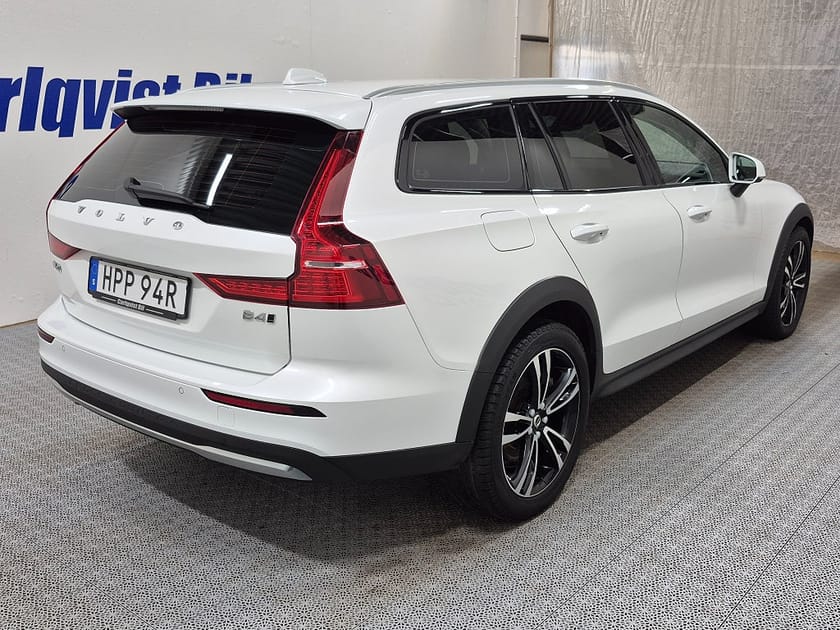 Bild 4 av Volvo V60 Cross Country B4 MILDHYBRID AWD CORE 197HK 4x4