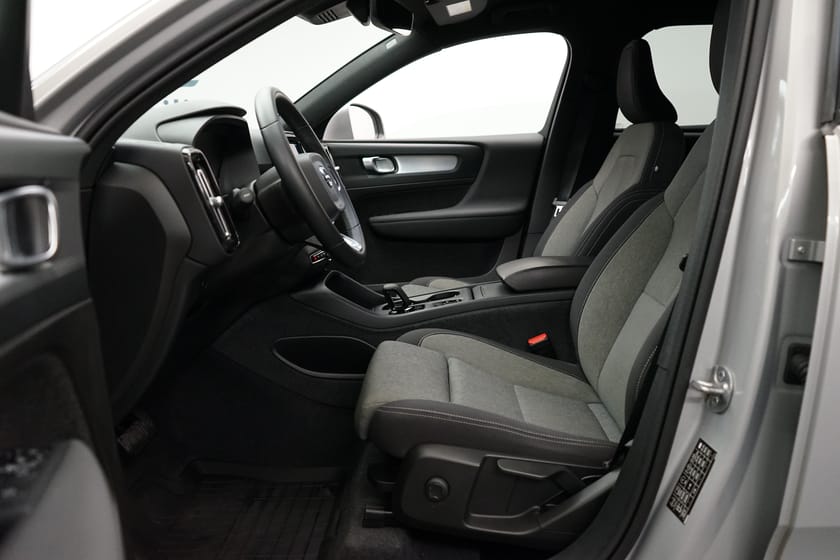 Bild 5 av Volvo XC40 B4 FWD Bensin Core SE II, Baklucka elmanövrerad, Navigation