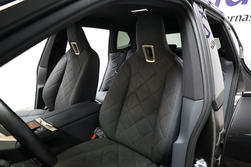Bild 2 av BMW iX xDrive50 | Innovation | Soft close | Massage | HK