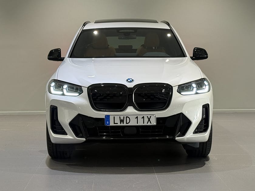 Bild 2 av BMW iX3 Charged M Sport Panorama Drag Adpt Farth Elstolar