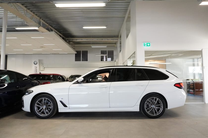 Bild 3 av BMW 520d xDrive Touring M Sport Värmare Drag Kamera Rattvärme