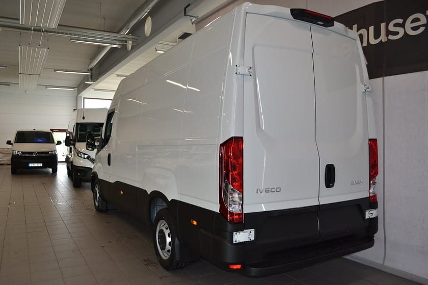 Bild 3 av Iveco Daily 35-180 Van 3.0 JTD Hi-Matic 12m3 Skåp Värmare